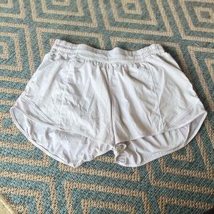 Lululemon Hotty Hot Shorts 4’’
